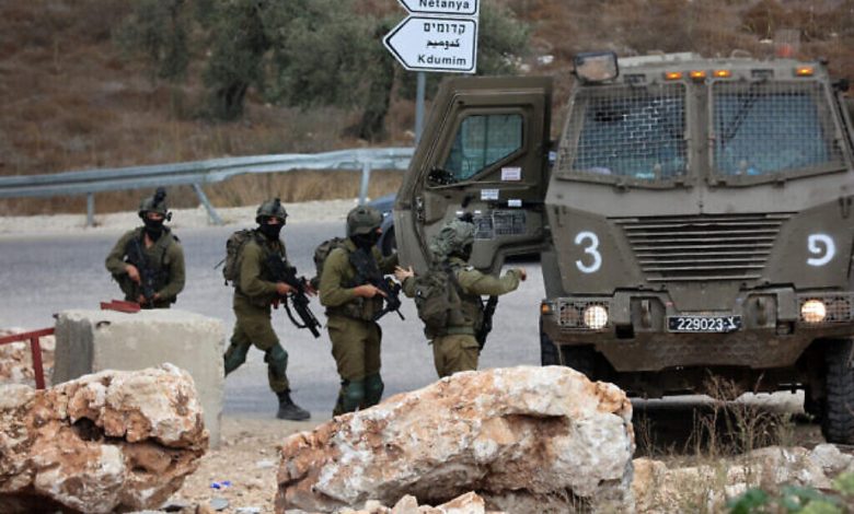 إصابة 5 عناصر شرطة، 3 منهم في حالة خطيرة، في اشتباكات مع مسلحين فلسطينيين بالضفة الغربية
