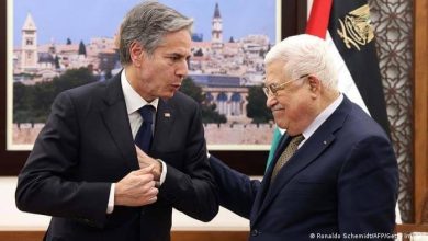 الرئيس عباس يصل عمان للقاء العاهل الأردني ووزير الخارجية الأمريكي