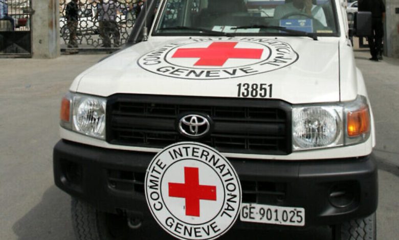 الصليب الأحمر يطالب حماس بالسماح له بالوصول الفوري إلى الرهائن الإسرائيليين في غزة