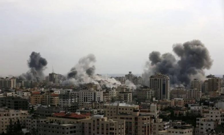 القصف الهمجي يتواصل ..غارات كثيفة على غزة