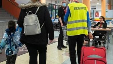 بولندا تنوي إلغاء المساعدة الاجتماعية للاجئين الأوكرانيين العام المقبل