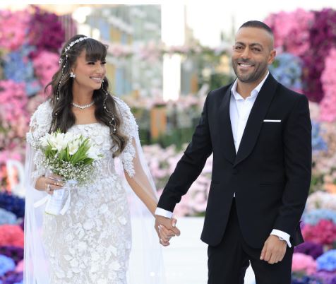 تامر عاشور يشارك جمهوره الصور الأولى من حفل زفافه على المذيعة نانسي نور