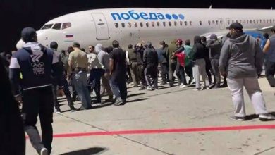 روسيا تغلق المطار الرئيسي في داغستان بعد الهجوم على طائرة تابع...