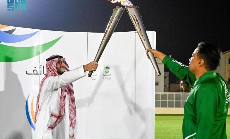شعلة الألعاب السعودية تجوب المواقع التاريخية والرياضية في الطائف