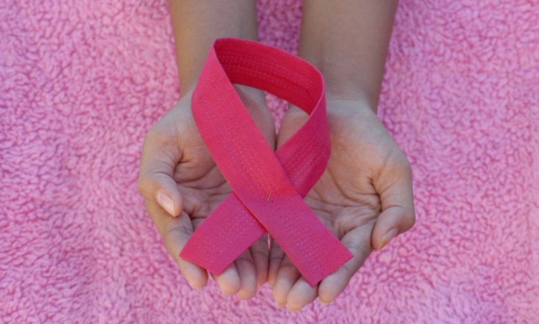 كيف تم اختيار اللون الوردي لون شهر أكتوبر للتوعية بسرطان الثدي؟