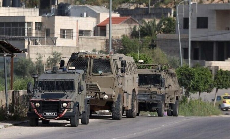 مقتل شرطي حرس حدود و 13 فلسطينيا في مواجهات وغارة جوية بالضفة الغربية