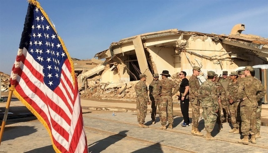 دمار في قاعدة عسكرية أمريكية في العراق بعد هجمات (رويترز)