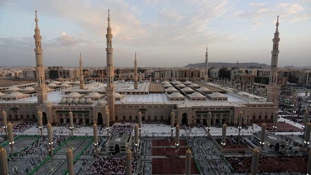 أكثر من 5 ملايين مصل وزائر للمسجد النبوي في 6 أيام