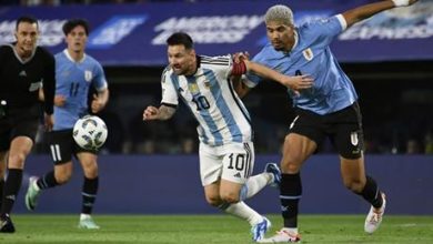 أوروغواي تفوز على الأرجنتين بحضور ميسي