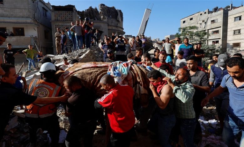 إسرائيل تحدد مواعيد النزوح إلى جنوب غزة.. وحصيلة جديدة للضحايا