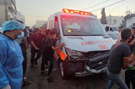 الهلال الأحمر الفلسطيني: 7 سيارات إسعاف فقط تعمل في غزة