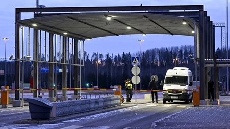«انتقام روسي».. فنلندا تغلق حدودها الشرقية بسبب تدفق المهاجرين