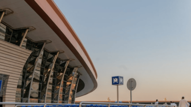 جوازات مطار الملك عبدالعزيز الدولي تضبط مسافرًا انتحل صفة غير صحيحة