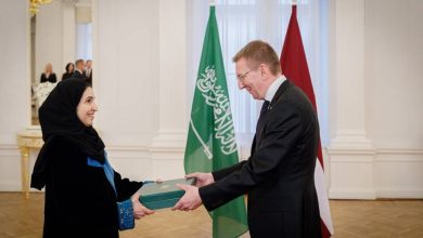سفيرة خادم الحرمين لدى فنلندا تقدم أوراق اعتمادها سفيرة غير مقيمة لدى لاتفيا - أخبار السعودية