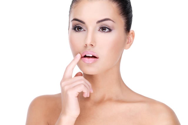 طرق علاج السواد حول الفم الكيميائية و المنزلية