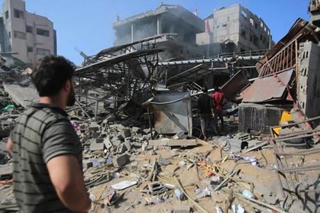 غزة في اليوم الخمسين من الحرب: التهدئة تدخل يومها الثاني وإطلاق سراح مزيد من الاسرى