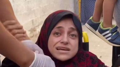فلسطينية تبكي بسبب قصف مسجد بقطاع غزة: بحفظ فيه القرآن من 13 سنة