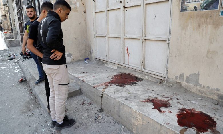 قوات إسرائيلية تقتحم طولكرم وجنين وأنباء عن مقتل شابين