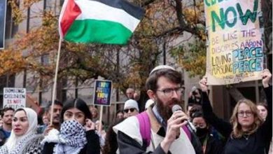 نيويورك: نشطاء يهود يتضامنون مع غزة ويطالبون بوقف إطلاق النار