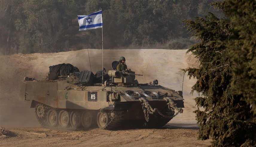 دبابة إسرائيلية داخل غزة (رويترز)