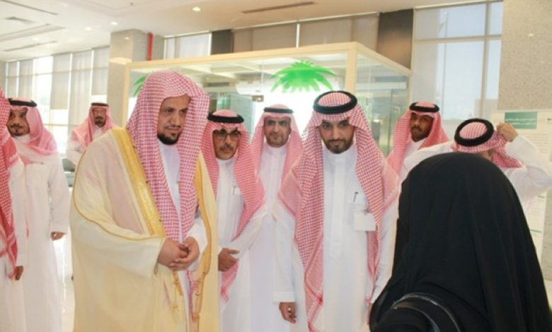 النائب العام يتفقد النيابة العامة بجدة ويلتقي منسوبيها والمستفيدين من خدماتها - أخبار السعودية