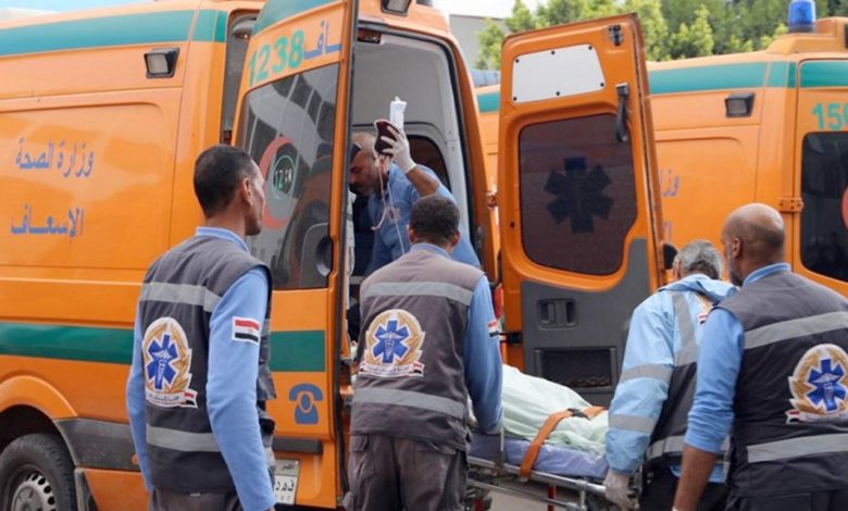 إصابة 15 شخصا في حادث انقلاب سيارة بطريق السلوم الساحلي