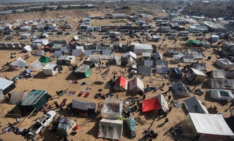 إصابة آلاف الفلسطينيين بالأمراض المُعدية في مراكز الإيواء بغزة...