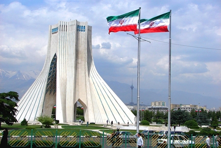إيران تعفي مواطني 33 بلدا من تأشيرة الدخول.. منها السعودية والبحرين وقطر والكويت والامارات