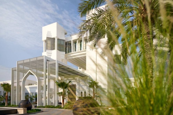 افتتاح فندق رافلز قصر العرين البحرين بسعة 78 فيلا فاخرة