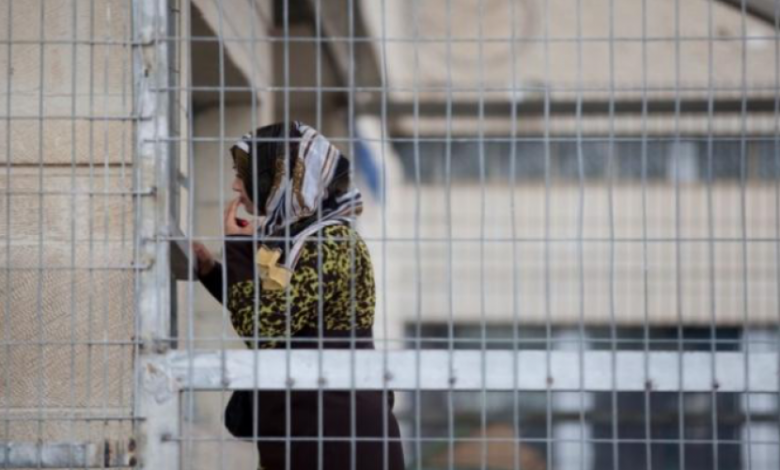 تخوفات من إعدام ميداني بحق معتقلي القطاع .. 142 أسيرة من غزة بينهنّ طفلات رضيعات