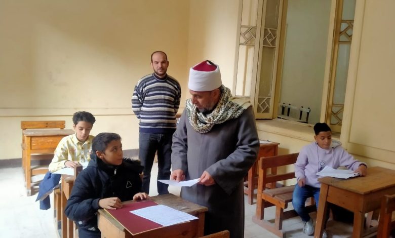 رئيس منطقة الشرقية الأزهرية يتفقد لجان امتحانات النقل الابتدائي والإعدادي