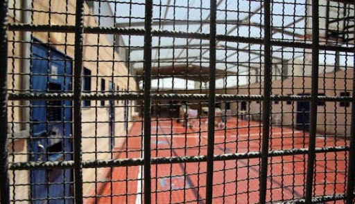 شهادات أسرى تكشف عمليات "إعدام بطيء" في سجون الاحتلال