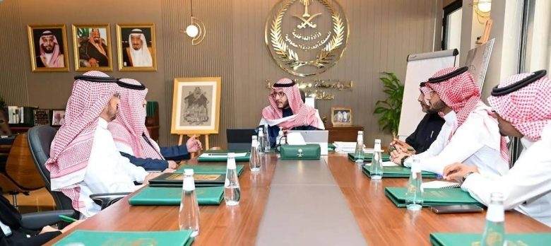 سعود بن نهار يبحث مع أمين الطائف مسارات العمل التنموي - أخبار السعودية