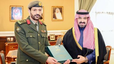 نائب أمير تبوك يتسلم تقرير الجوازات ويستعرض مهمات أمن المنشآت - أخبار السعودية