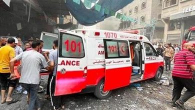 إصابة نازحين جراء استهداف مقر الهلال الأحمر بخان يونس
