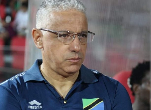 “الكاف” يوقف مدرب تانزانيا الجزائري عمروش لـ8 مباريات ويغرمه بعد تصريحاته عن المغرب