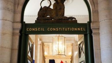 المجلس الدستوري في فرنسا يلغي كثيرا من بنود قانون الهجرة الصارم
