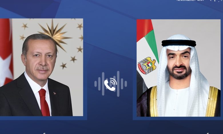 رئيس الدولة يبحث مع الرئيس التركي علاقات التعاون والعمل المشترك
