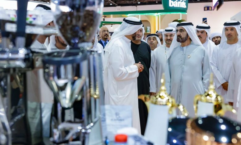 محمد بن راشد يزور معرض "عالم القهوة -دبي 2024"