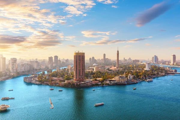 موقع أمريكى يلقي الضوء على أسباب زيادة إقبال السائحين على زيارة مصر خلال 2023