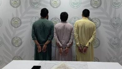 القبض على 3 مقيمين بالمنطقة الشرقية لترويجهم 2.7 كغم من مادة «الشبو» المخدر - أخبار السعودية