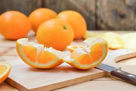 4 مخاطر لتناول البرتقال بعد الأكل