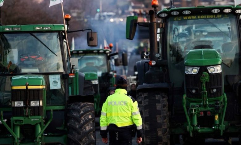 توقيف نحو مئة مزارع أثناء احتجاجات في فرنسا