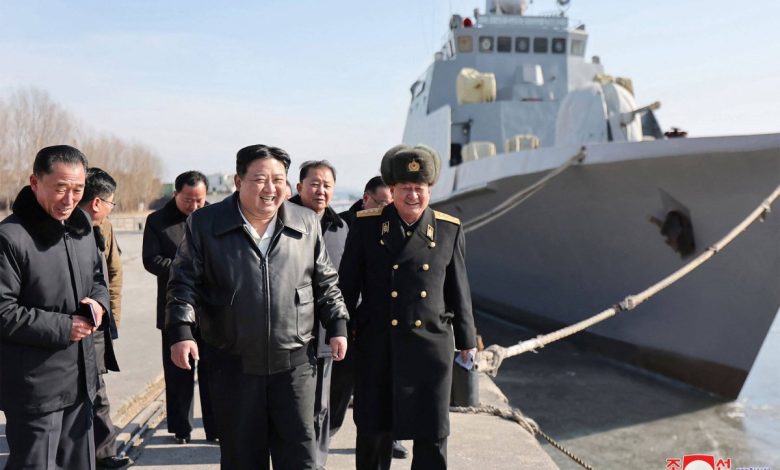 زعيم كوريا الشمالية يدعو إلى تعزيز الاستعداد الحربي للقوات البحرية