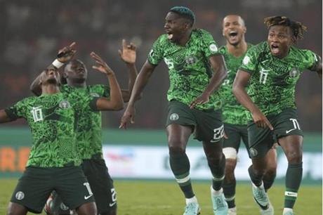 منتخب نيجيريا يحجز بطاقة التأهل الأولى إلى نهائي كأس إفريقيا في كوت ديفوار